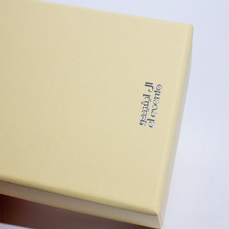 Custom Hot Stamping Silver Process Cardstock Inner Tray Lipstick Container Boxes Packaging With Logo3.jpg