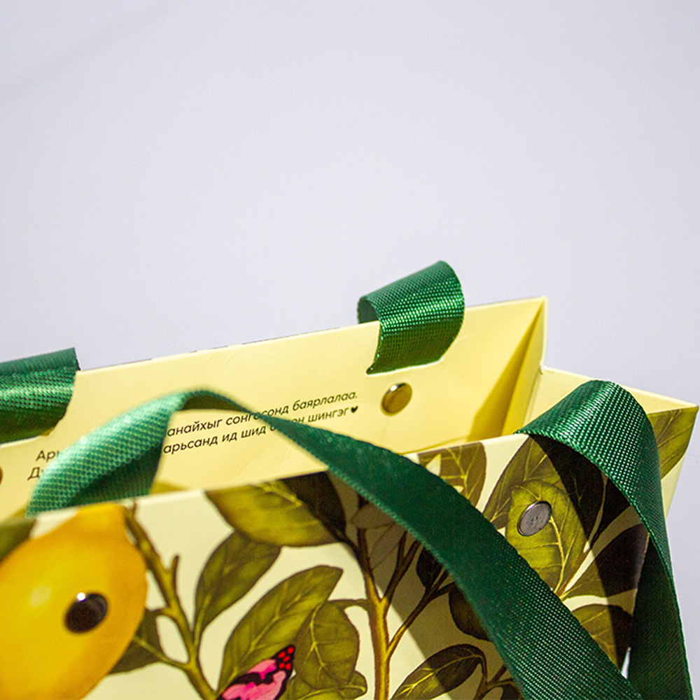 Custom Laminated Rivets Weaving Tote  Paper Gift Bags With Logo Printed 5.jpg