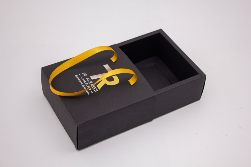 White card packaging box VS Gift box